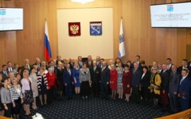 В Ленобласти вручили государственные и региональные награды