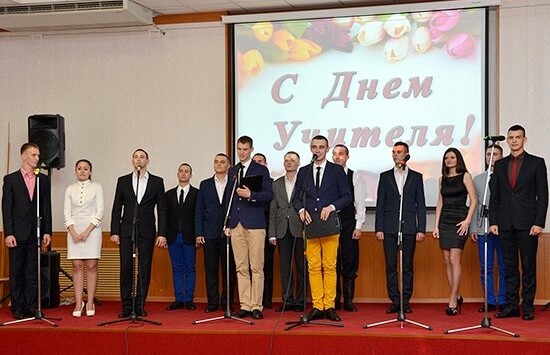 Александр Дрозденко поздравил учителей Ленобласти с праздником
