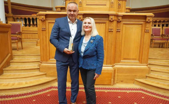 Победа в конкурсе «Лучший предприниматель Санкт-Петербурга 2022» в номинации «Услуги Населению»