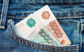 В Ленобласти средняя зарплата выросла на 2,5%