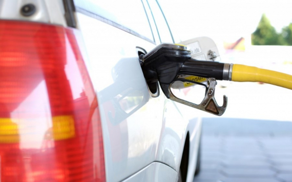 В Ленобласти на бензин для служебных машин потратят 60 млн рублей